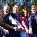 El líder del PP, Alberto Núñez Feijóo junto al presidente de Aragón, Jorge Azcón y miembros del PP de Aragón. 