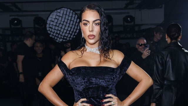 Georgina Rodríguez en el desfile de Vetements en París.