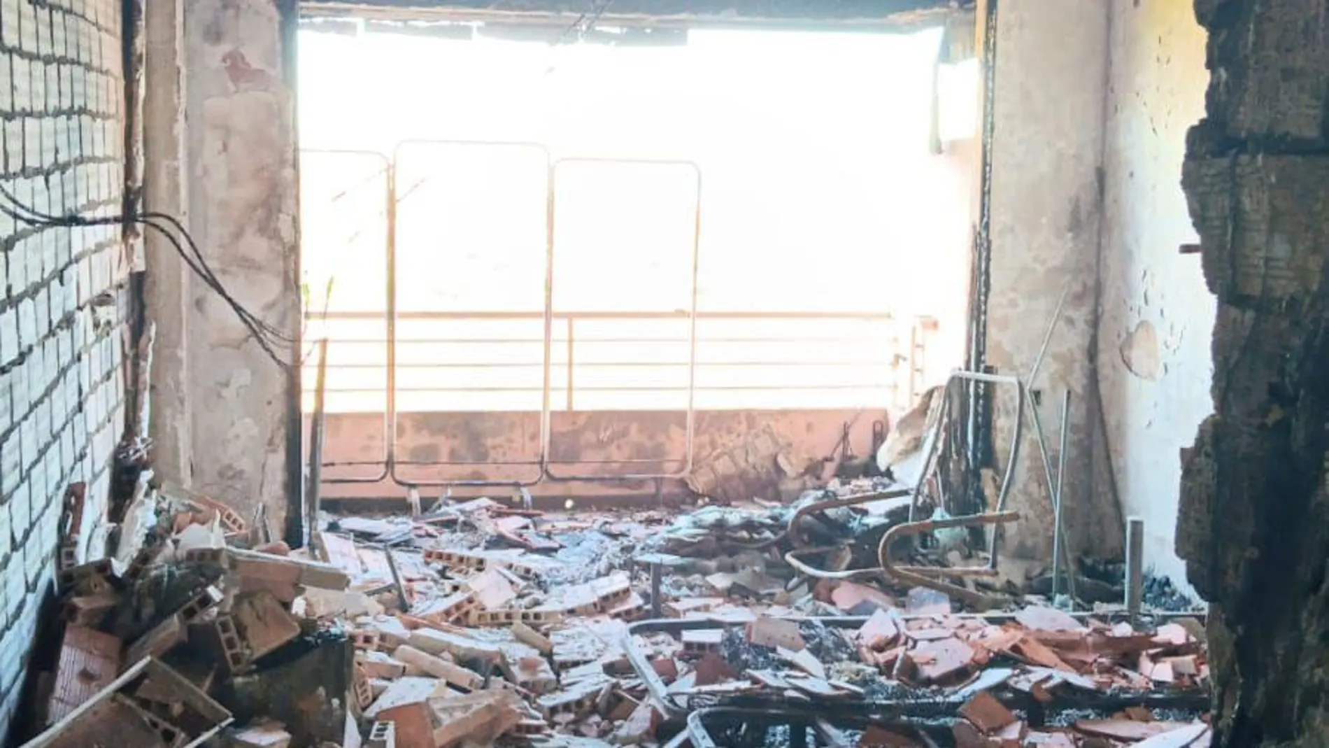Imagen de cómo ha quedado una de las habitaciones tras el incendio
