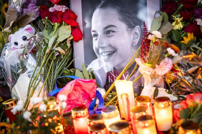 Makeshift memorial for deceased Swiss cyclist Muriel Furrer who died in a championship accident