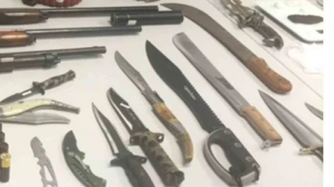 Los Mossos requisan 272 armas blancas solo en un fin de semana