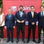 López Miras durante el encuentro que mantuvo con el presidente de la Asociación de Promotores Inmobiliarios de la Región (Apirm), José Ramón Blázquez