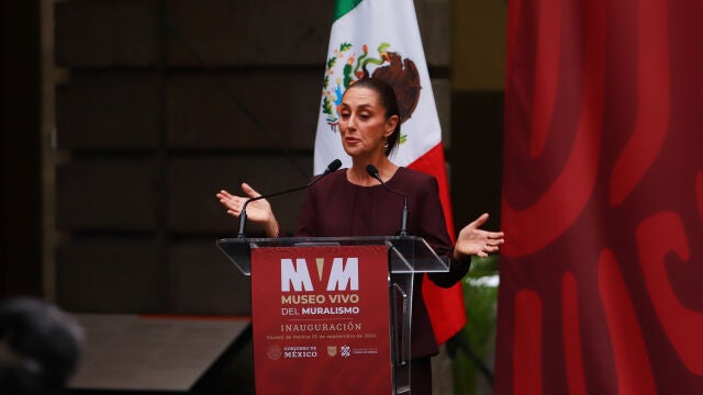 México.-Sheinbaum toma posesión como primera presidenta de México con la promesa de prolongar la 'Cuarta Transformación'