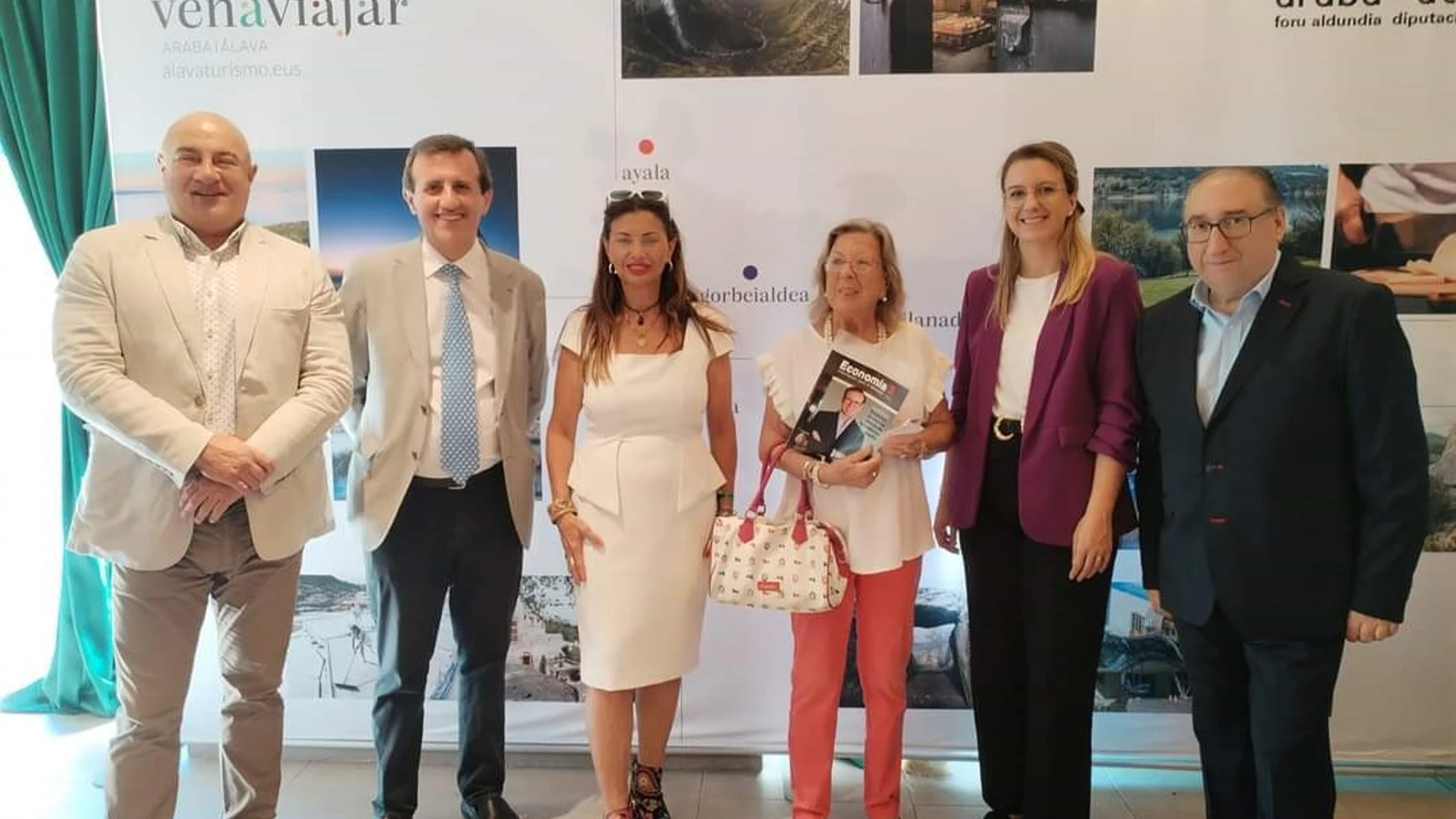 La "ruta el txacolí" se promociona en Valencia