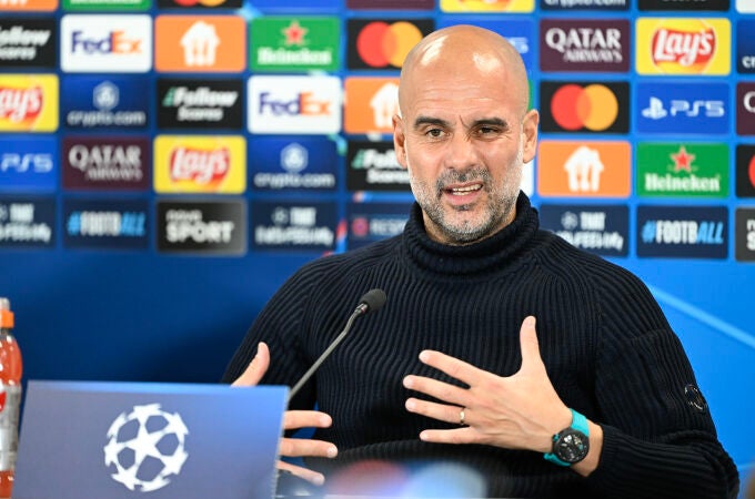 Pep Guardiola, en plena conferencia de prensa