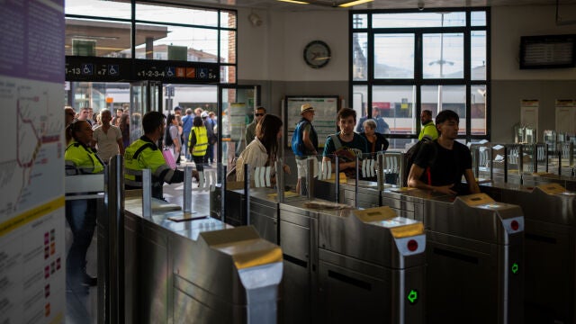 Renfe destina 87 buses al servicio alternativo por el corte de Roda de Berà (Tarragona)