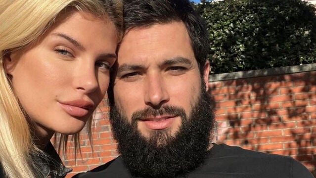 Jota Peleteiro y su esposa Ajla Etemovic