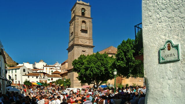 La fiesta congrega a todo el pueblo y visitantes de diferentes puntos de Málaga y Andalucía