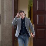 Errejón reivindica el giro social del PP como una "victoria ideológica" de Sumar y le reta a confrontar modelos de país