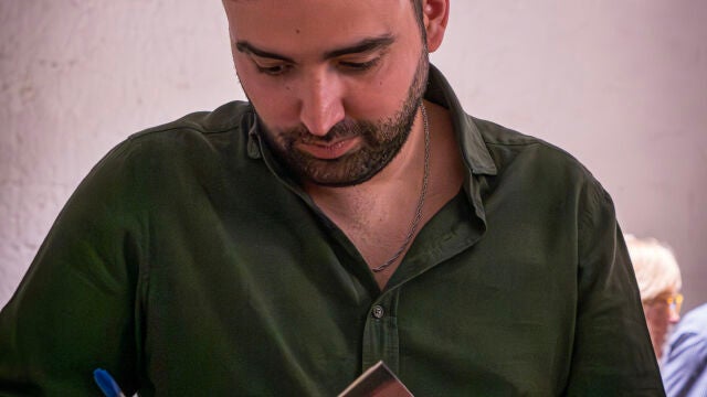 Pol Turró durante la presentación de su libro