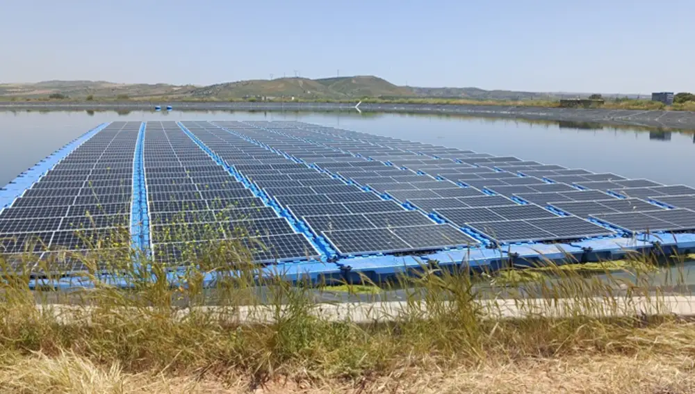 Finca Hualdo Flotante, proyecto solar de autoconsumo energético sobre el agua