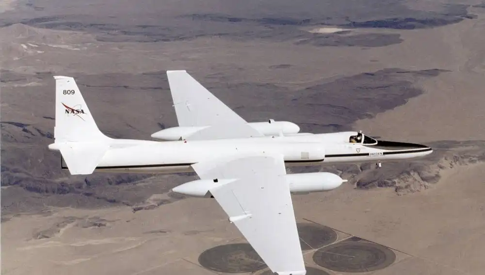 El U2 modificado por la NASA y utilizado en la investigación.
