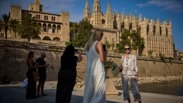 Turistas por las calles del centro de Palma de Mallorca. 