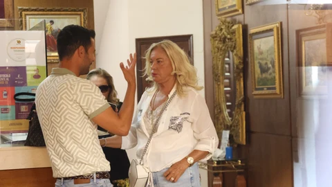 Bárbara Rey con un look muy juvenil.