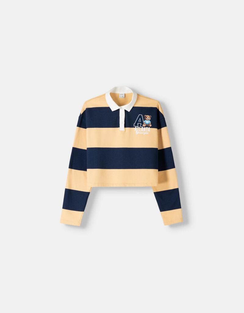 Polo al estilo colegial.