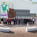 Foto de familia Inauguración Nave Neo Cinfa