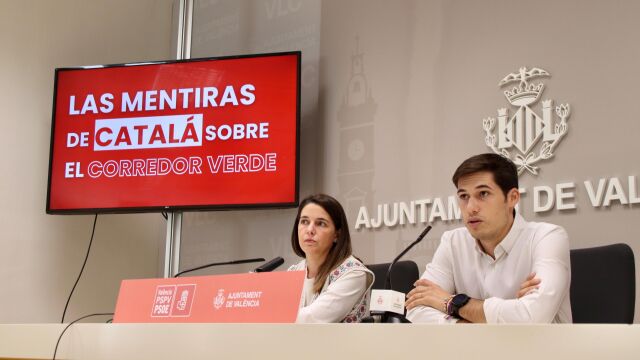 La concejal del PSPV en el ayuntamiento de Valencia, María Pérez, y el portavoz socialista, Borja Sanjuan 