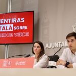 La concejal del PSPV en el ayuntamiento de Valencia, María Pérez, y el portavoz socialista, Borja Sanjuan 