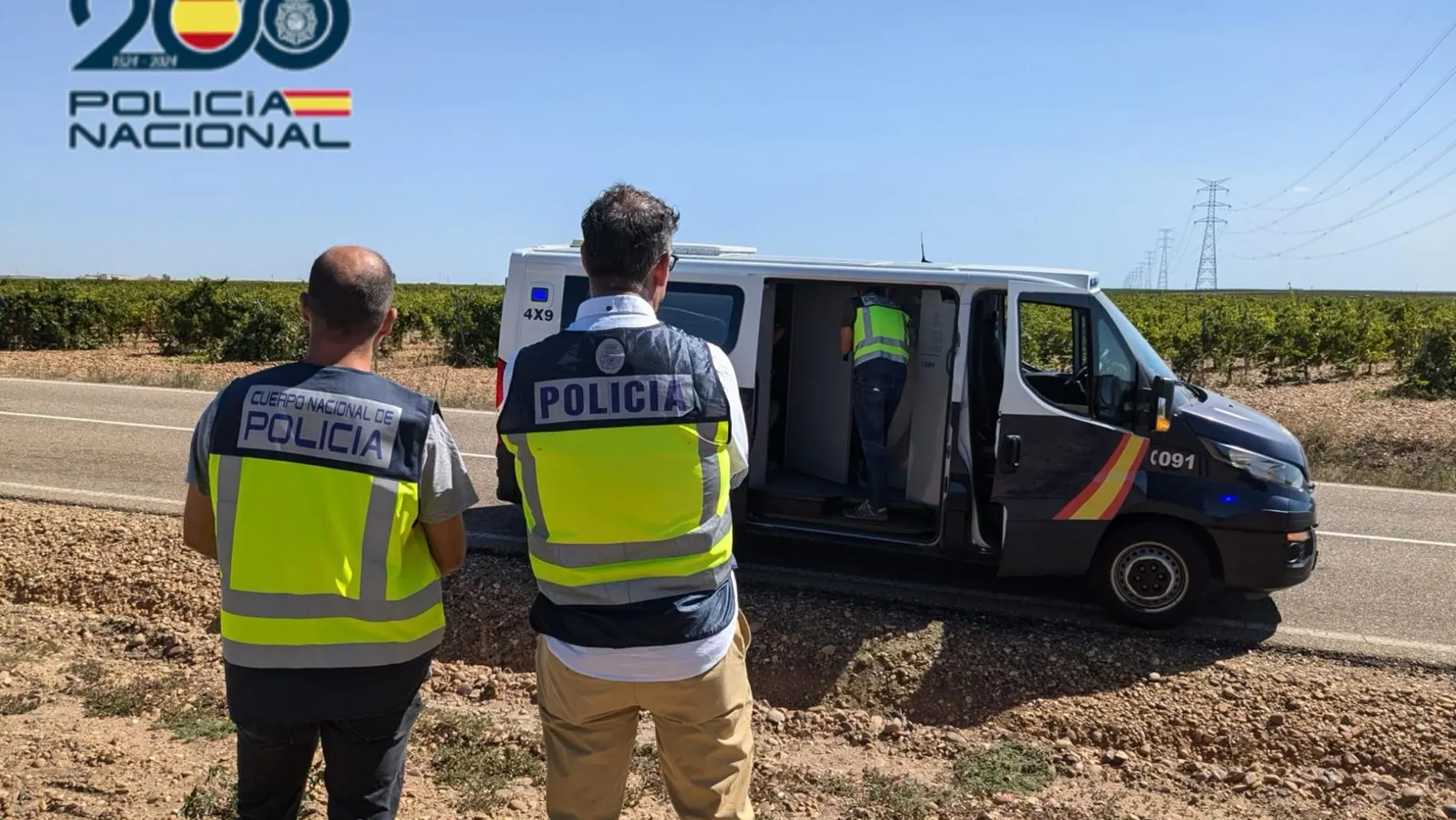 Agente de la Policía Nacional durante la detención