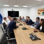 El director general del Agua, José Sandoval, durante la reunión que ha mantenido con representantes del Gobierno de Malta dentro del acuerdo suscrito con el Gobierno regional