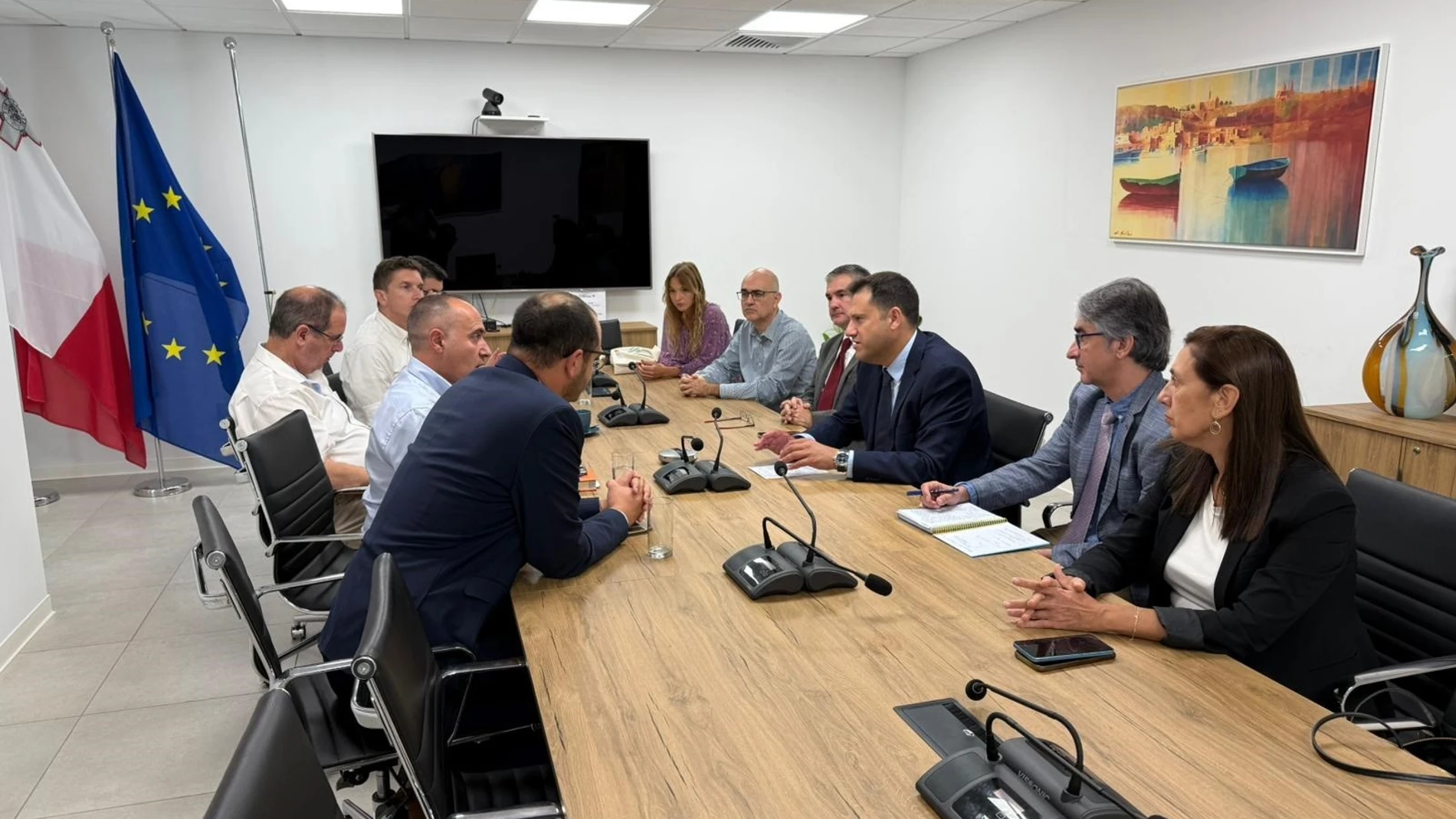 El director general del Agua, José Sandoval, durante la reunión que ha mantenido con representantes del Gobierno de Malta dentro del acuerdo suscrito con el Gobierno regional Carme Ripollés / Europa Press 06/10/2024