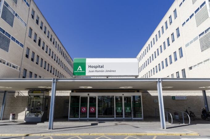 Fachada del hospital Juan Ramón Jiménez de Huelva