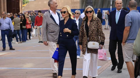 Carmen Lomana llegando a Las Ventas.