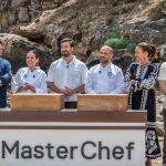 El jurado de "Masterchef Celebrity" reciben está noche a sus homónimos de Portugal