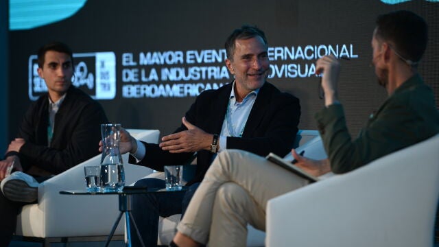 James Costos durante su charla de Iberseries & Platino Industria
