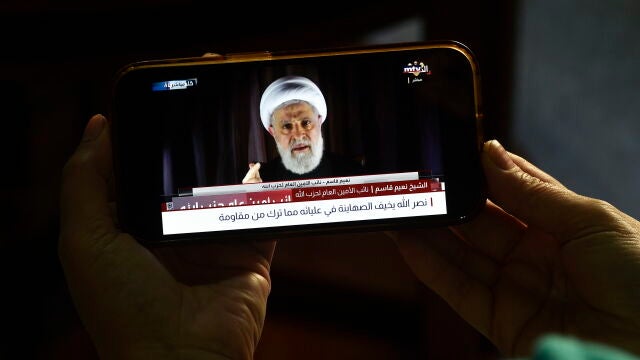 Hezbollah deputy leader Naim Qassem holds televised speech