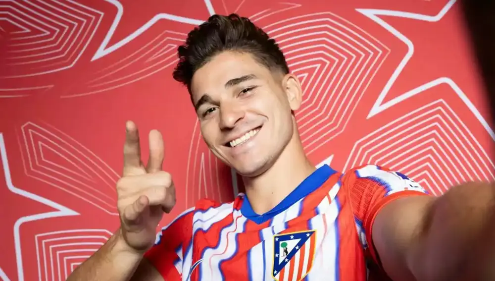 El futbolista del Atlético de Madrid, Julián Álvarez, obligado a abandonar su casa por culpa del Rey Juan Carlos I 6 Merca2.es La filtración que cambió todo