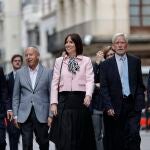 La ministra Morant junto al expresident Joan Lerma, Ismael Sáez José Muñoz o Pilar Bernabé, entre otros