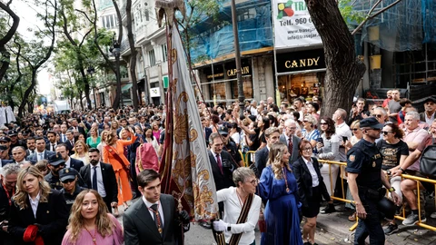 Imagen de la procesión cívica que centró ayer en Valencia los actos del 9 d'Octubre
