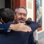 El secretario general del PSOE-A, Juan Espadas, mantuvo una reunión con representantes socialistas en Cádiz
