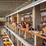 Estudiantes en la Biblioteca de la Universidad de Salamanca