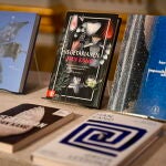 Escaparate con libros de la ganadora del Nobel