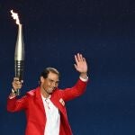 Nadal, con la antorcha olímpica en la ceremonia inaugural de los Juegos de París