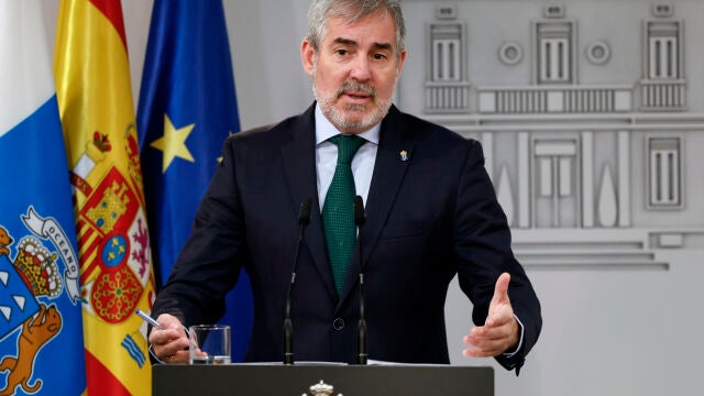 El jefe del Ejecutivo, Pedro Sánchez, se reúne con el presidente de Canarias Fernando Clavijo