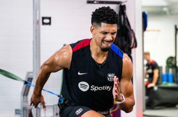 Ronald Araujo en el gimnasio de la Ciutat Esportiva Joan Gamper