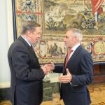 El conseller de Agricultura, Miguel Barrachina, esta mañana durante su encuentro con el ministro, Luis Planas