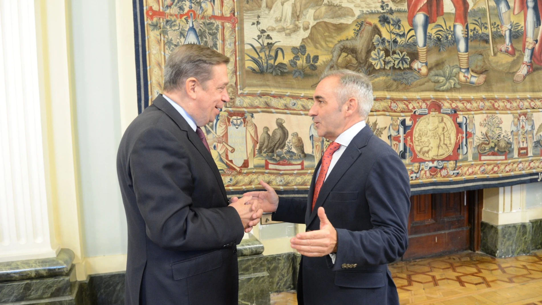El conseller de Agricultura, Miguel Barrachina, esta mañana durante su encuentro con el ministro, Luis Planas
