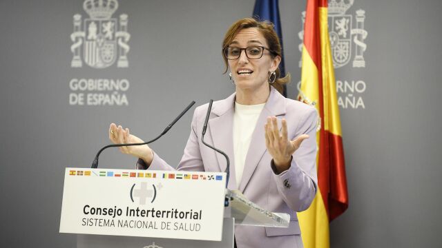 Sanidad estudia la vuelta de mascarillas en centros sanitarios si se superan indicadores de covid y gripe