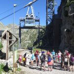 Un grupo de viajeros del teleférico de la Vall Fosca 