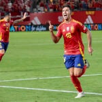 Martín Zubimendi celebra su gol ante Dinamarca