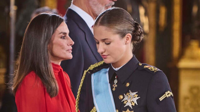 Sus Majestades los Reyes Felipe IV y la reina Letizia junto a Leonor, Su Alteza Real la Princesa de Asturias, 