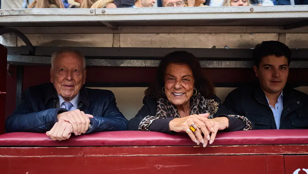 Toros en Las Ventas. Feria de otoño. Miguel Angel Perera y Emilio de Frutos© Alberto R. Roldán / La Razón. 12.