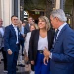 La alcaldesa, Noelia Arroyo, en la estación de tren