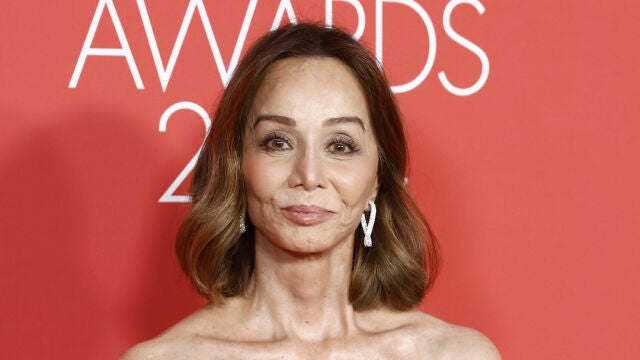 Isabel Preysler espectacular en los premios Tanglaw.