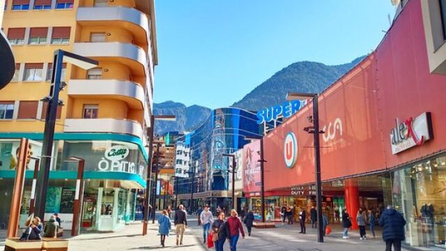 El independentismo radical quiere acabar con el castellano en los comercios incluso de Andorra