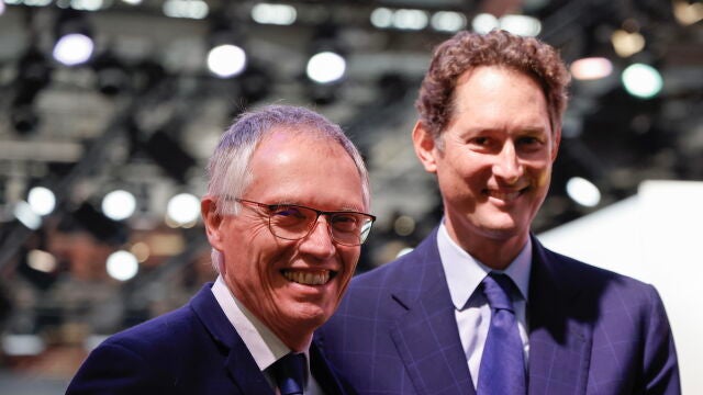 Tavares, izquierda, junto a John Elkann